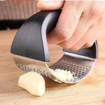 Sprava za usitnjavanje luka