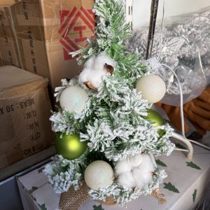 Snijezna jelka sa kuglama 60 cm