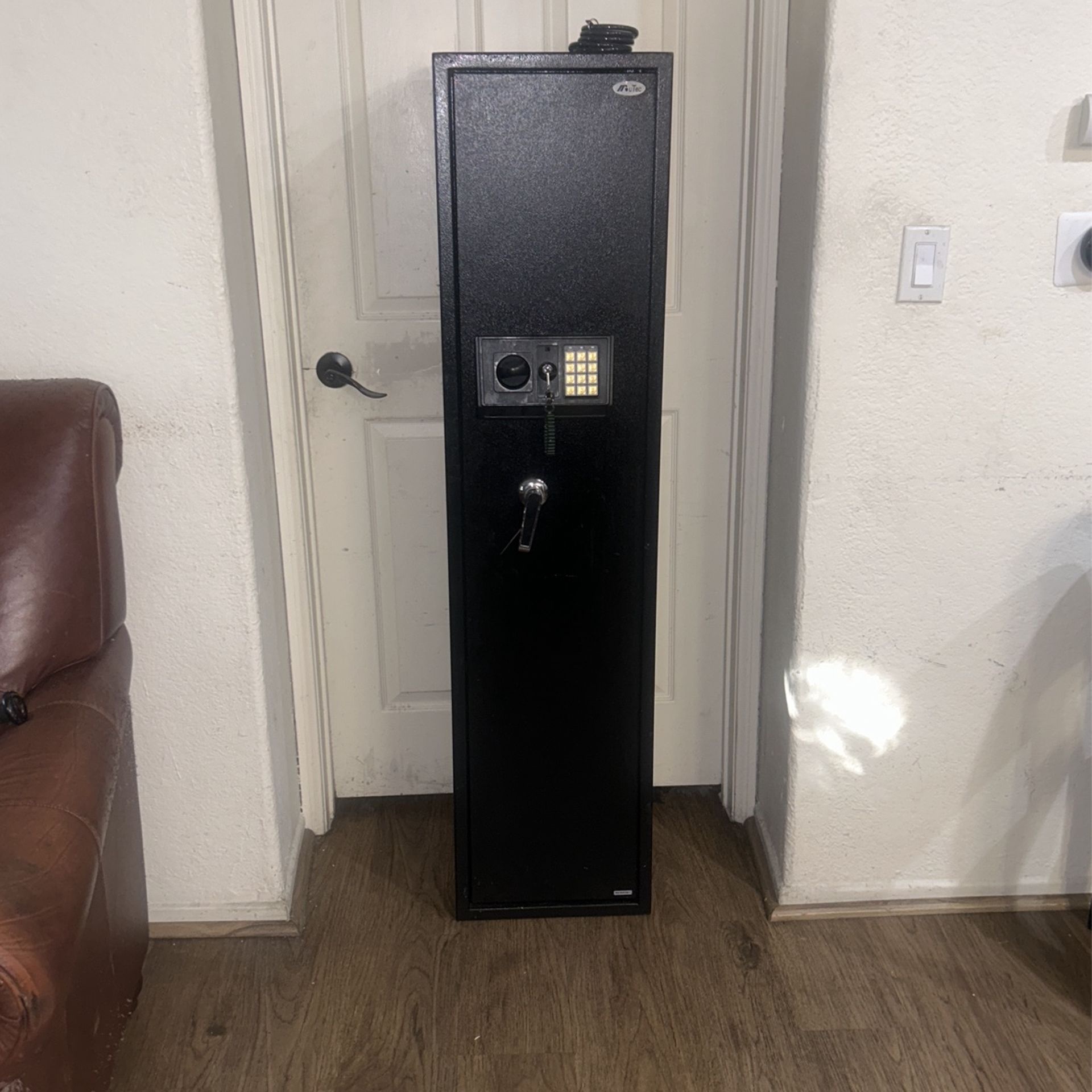 Sef za Oruzje/Puske/Pistolj/ Veliki - 5 Puski - AKCIJA